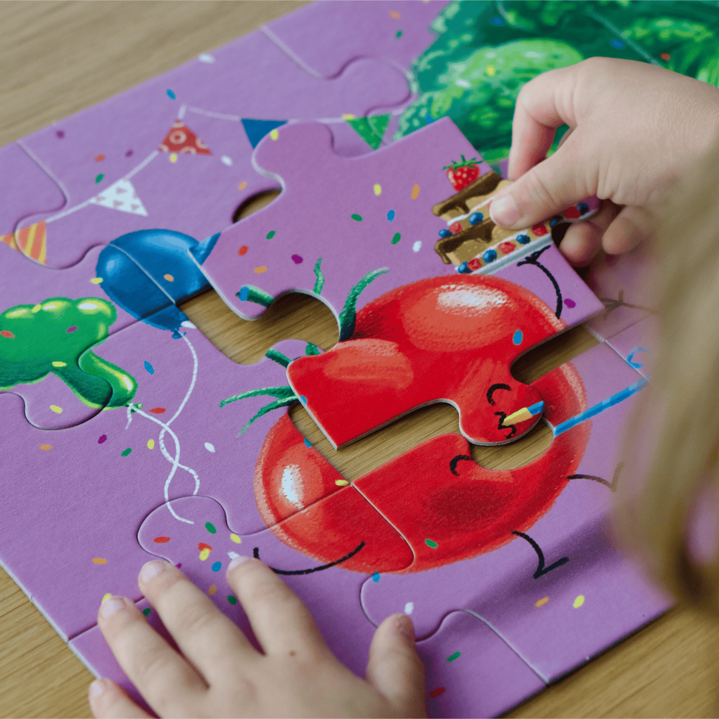 HONGRY Puzzel 12 stukken Teddy Tomaat